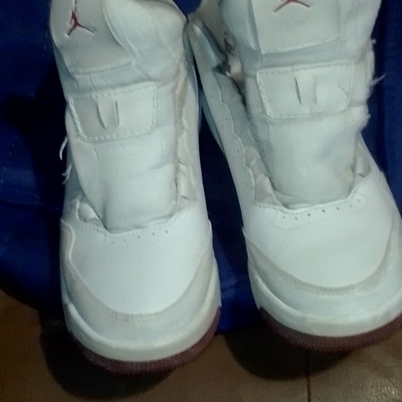 Sneakers - Picture 5 of 6